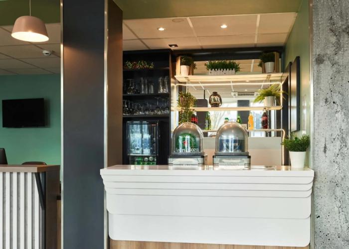 B&B HOTEL MASSY Gare TGV