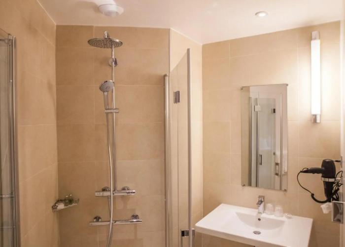 Hotel Sixteen Paris Montrouge