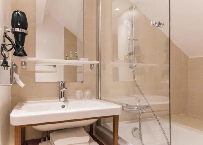 Hotel Sixteen Paris Montrouge