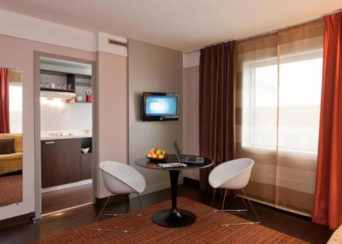 Residence Mercure Paris La Defense Grande Arche