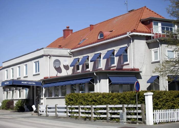 Port Hotel