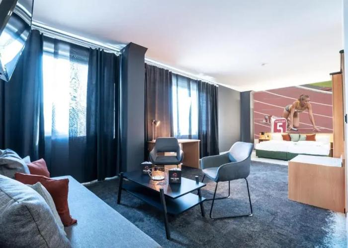 Feel Good Hotel