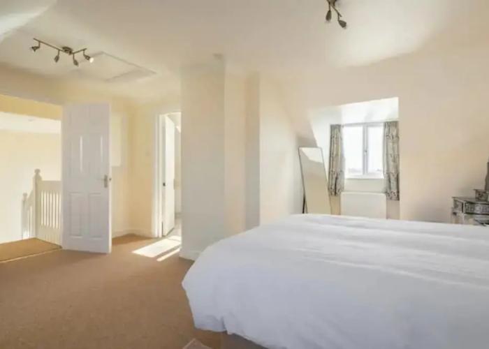 Abingdon House - 4 BR on the Marina