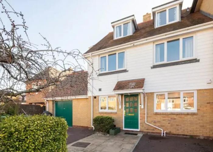 Abingdon House - 4 BR on the Marina