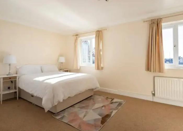 Abingdon House - 4 BR on the Marina