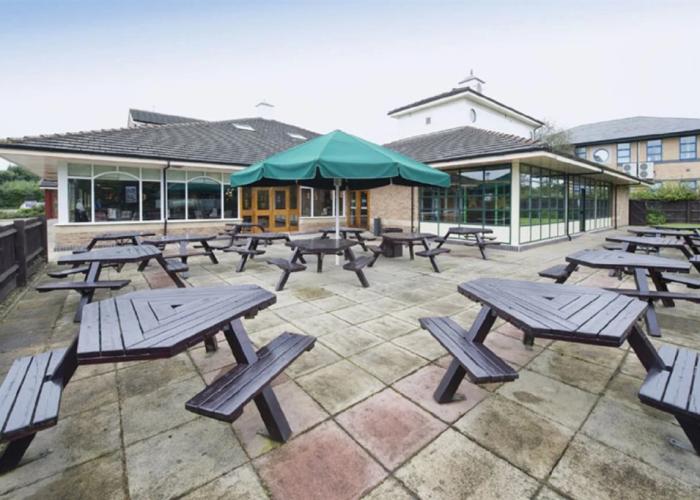 Premier Inn Sheffield/Barnsley (M1 Jct36)