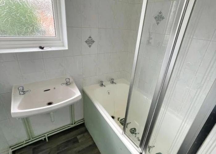 6 Person Spacious Home with Garden