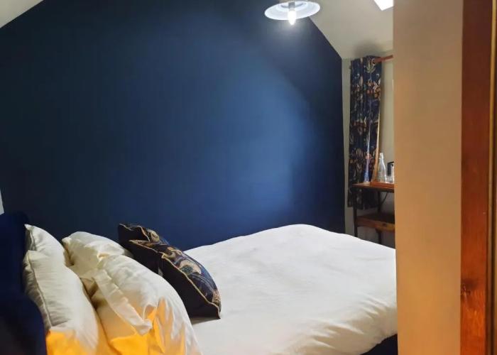 Longstone Bed and Breakfast