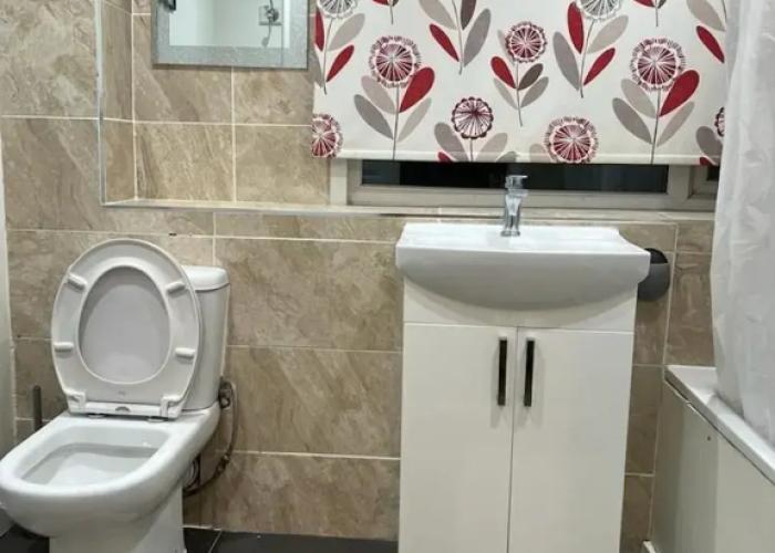 Cozy Basildon Retreat With 3 Bedrooms Free Parking