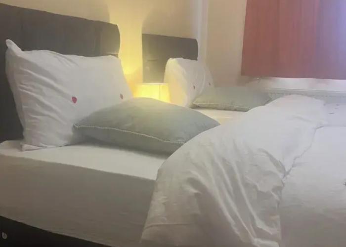 Cozy Basildon Retreat With 3 Bedrooms Free Parking