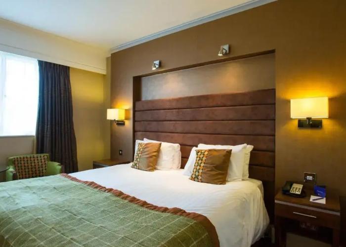 Hampshire Court Hotel & Spa