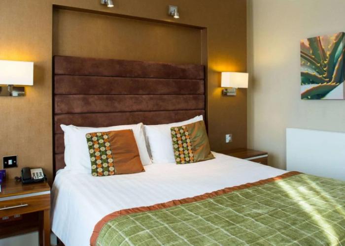 Hampshire Court Hotel & Spa