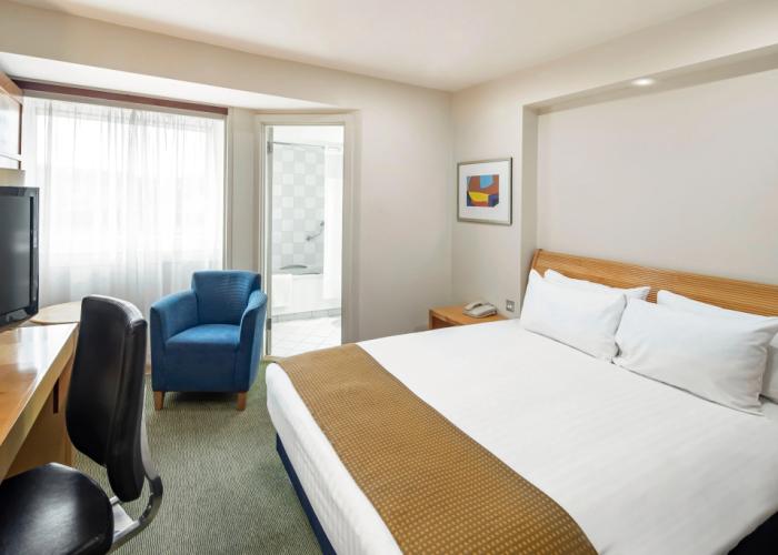Holiday Inn Basingstoke by IHG