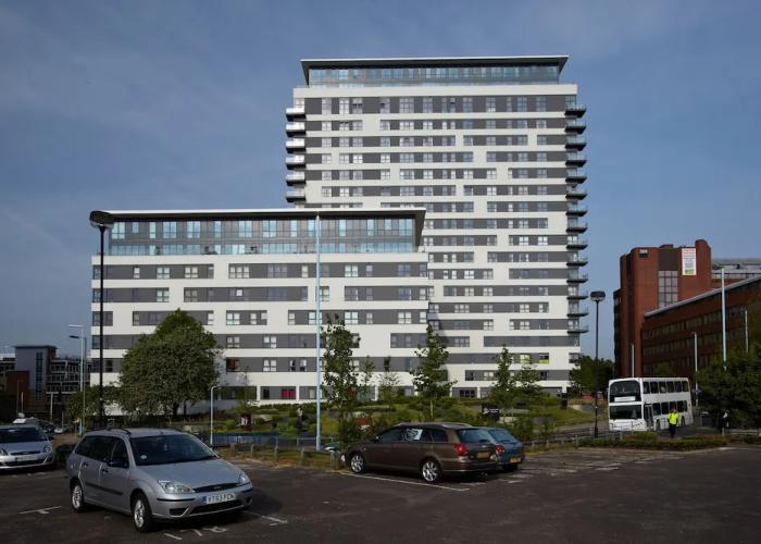 Skyline Plaza by Viridian Apartments