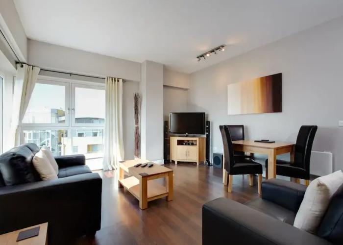 Skyline Plaza by Viridian Apartments