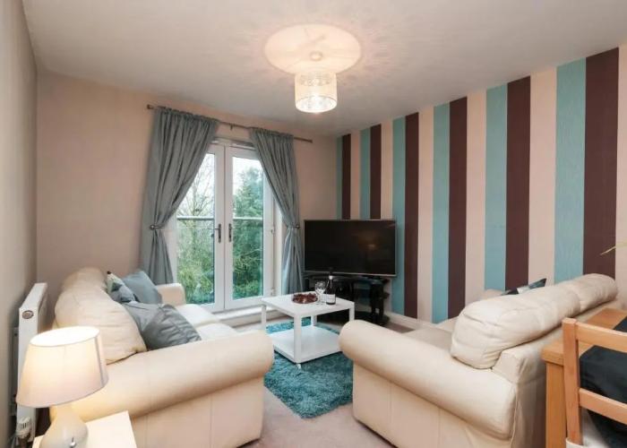Central 2 bedroom apartment
