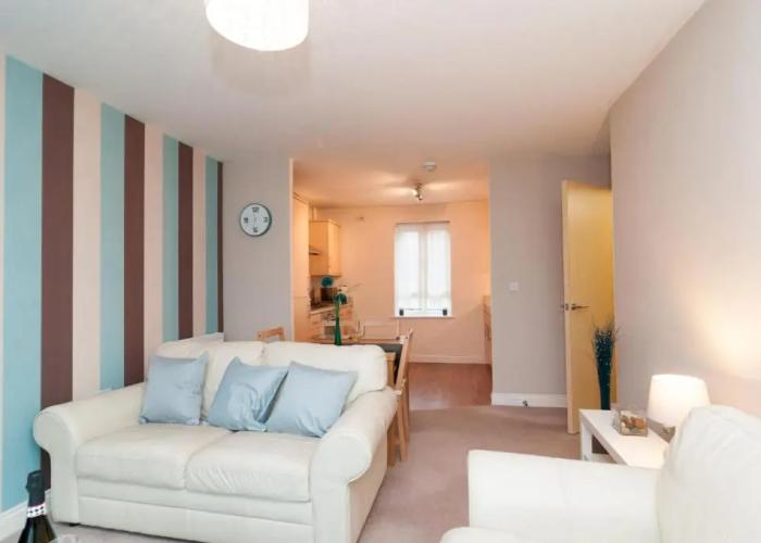 Central 2 bedroom apartment
