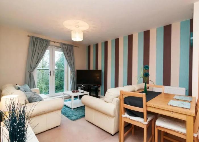 Central 2 bedroom apartment