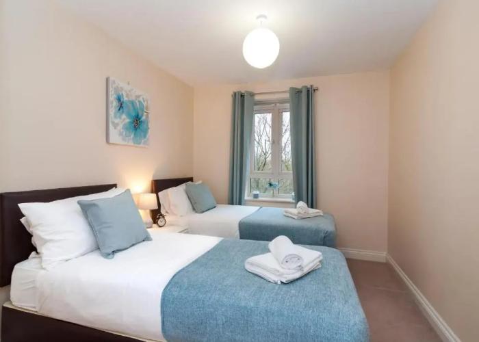 Central 2 bedroom apartment