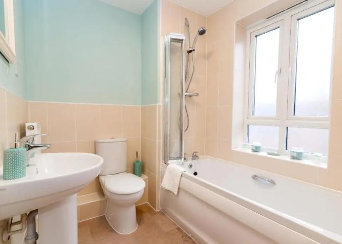 Central 2 bedroom apartment