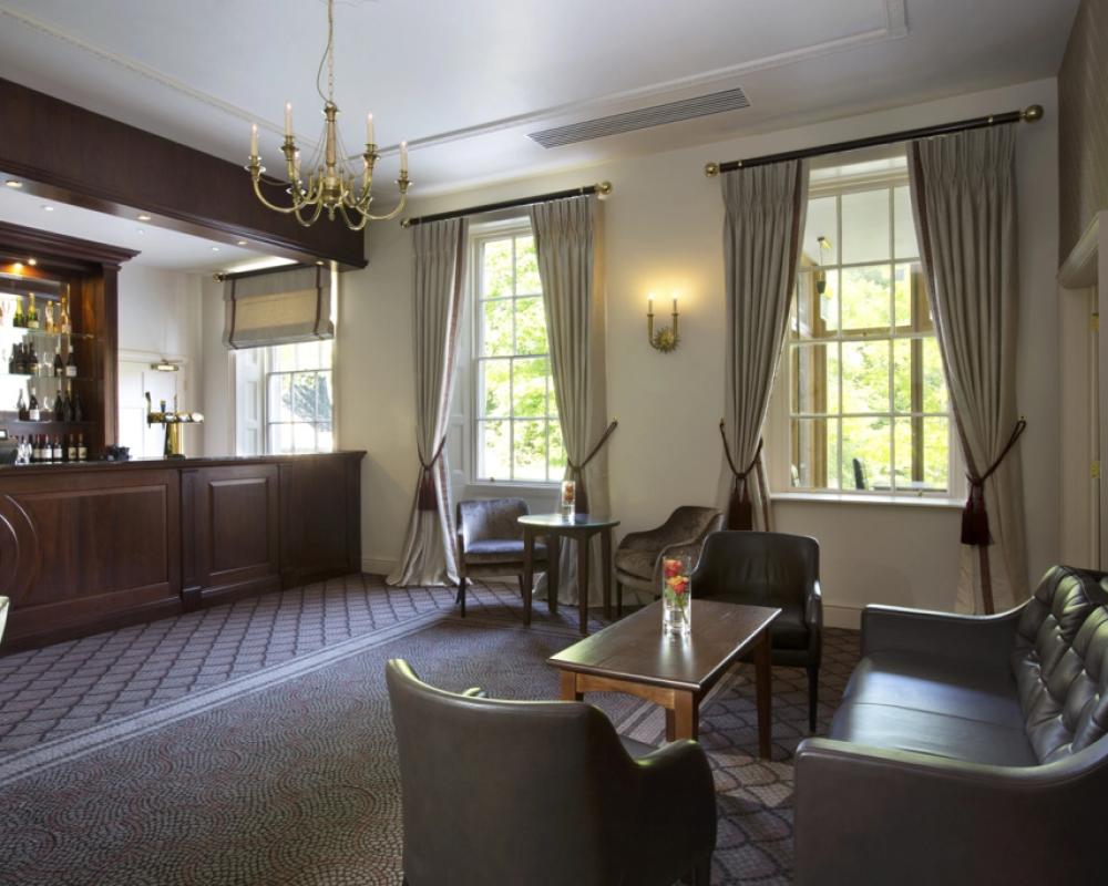 фото Bailbrook House