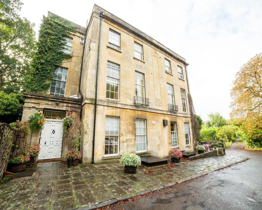 фото Bailbrook House