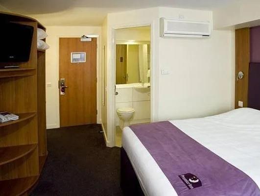 Premier Inn Bedford (Priory Marina)