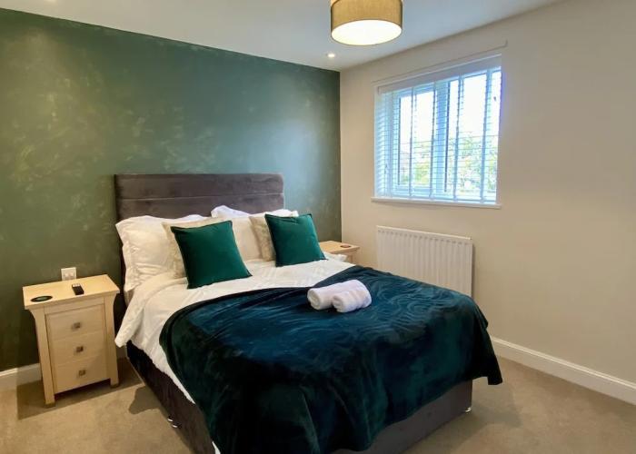 Beautiful 3-bed House in Bedford