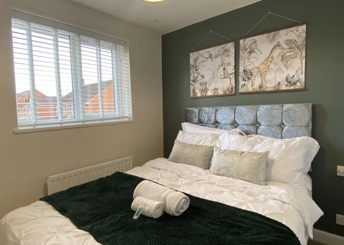 Beautiful 3-bed House in Bedford