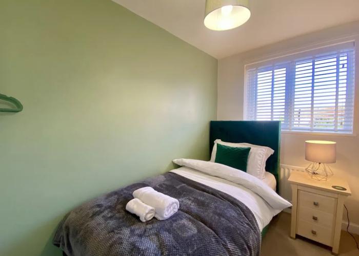 Beautiful 3-bed House in Bedford