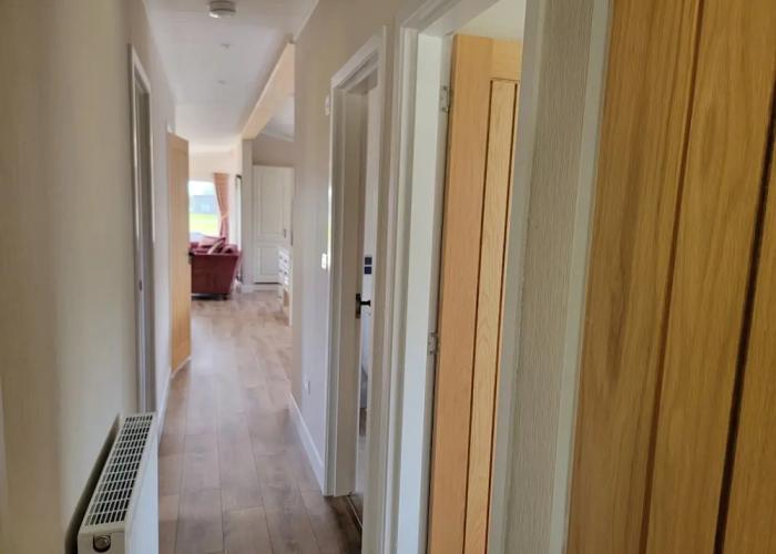 Luxury 2-bed Lodge in Routh, Sleeps 4 With Hot Tub