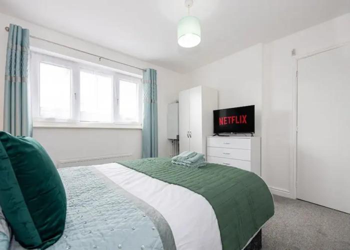 Captivating 3-bed House in Blackburn