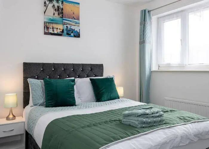 Captivating 3-bed House in Blackburn