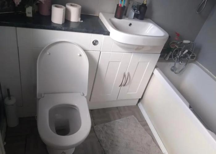 Beautiful 2-bed House in Bolton With Free Parking