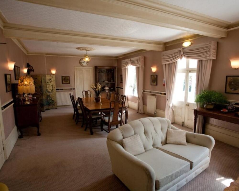 Fines Bayliwick Hotel