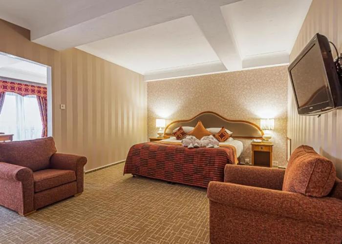 The Coppid Beech Hotel