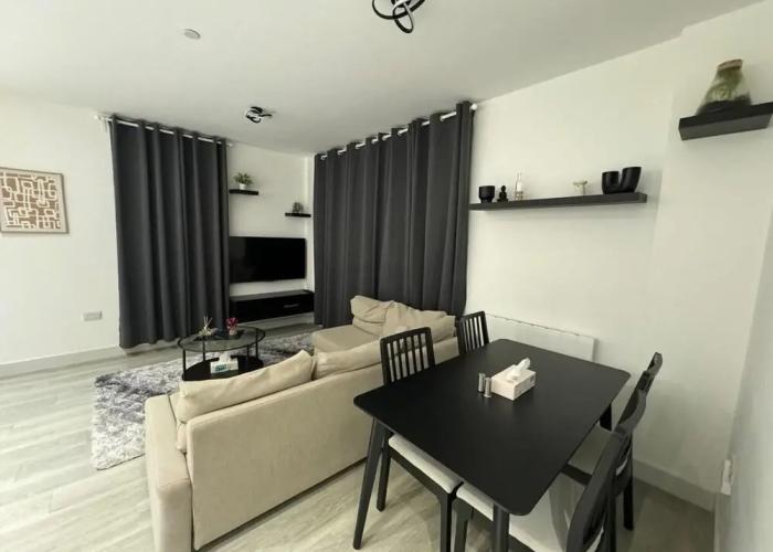 1 Bed-sleeps 4-town Centre-10 min to Ascot- Pets