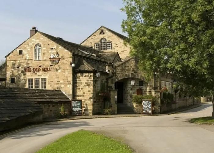 Premier Inn Huddersfield North