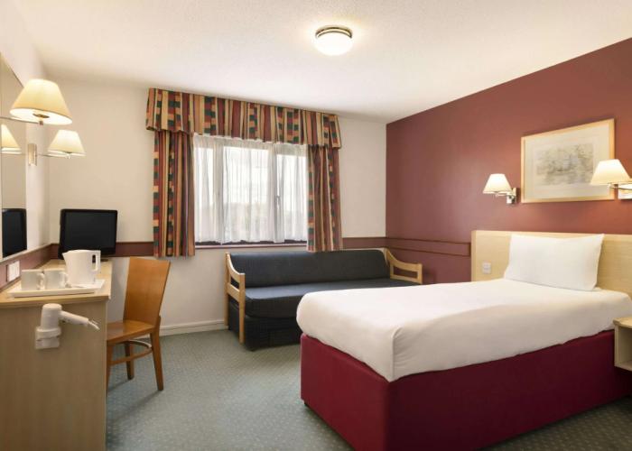 Days Inn by Wyndham Bradford M62