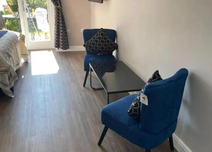 Immaculate 1-bed Studio With Outside Patio