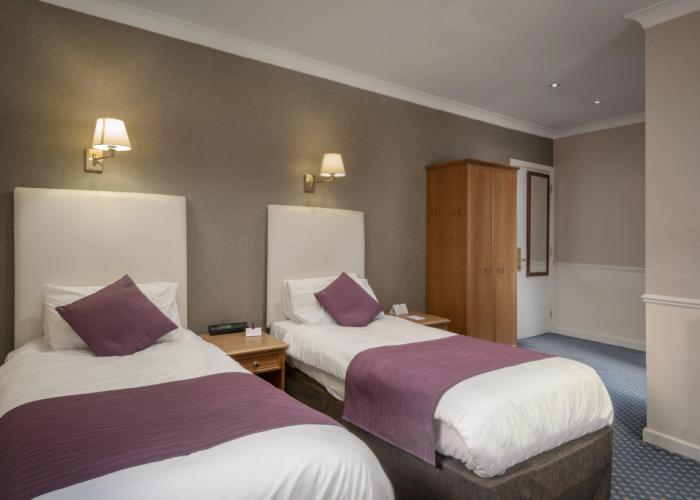 The Oaks Hotel