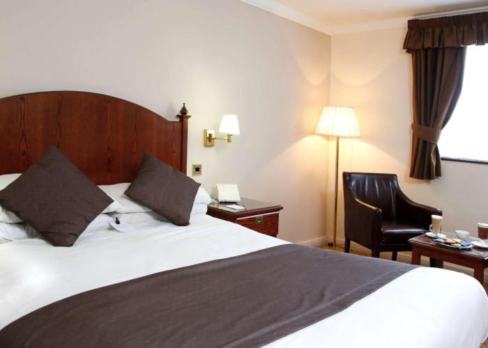 The Oaks Hotel