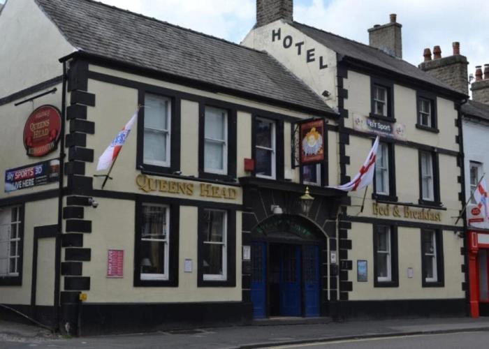 The Queens Head Hotel