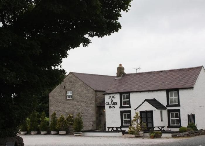The Jug and Glass Inn