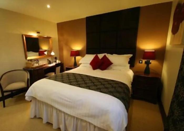 Three Horseshoes Country Inn and Spa
