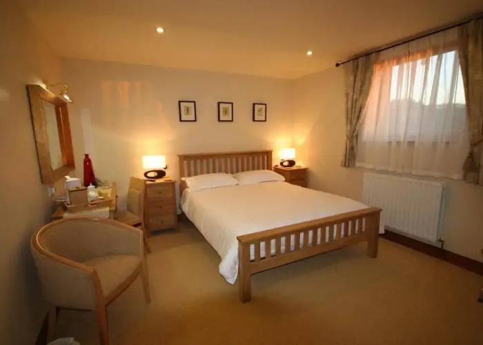 Three Horseshoes Country Inn and Spa