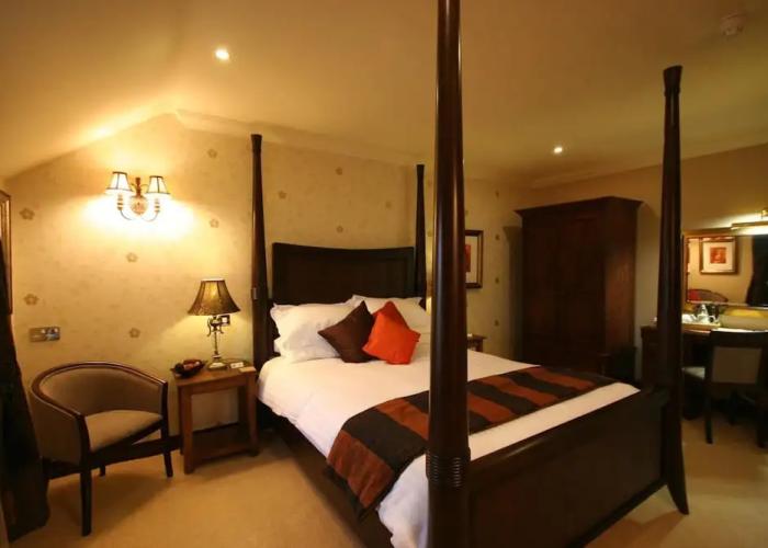 Three Horseshoes Country Inn and Spa