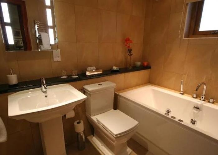 Three Horseshoes Country Inn and Spa