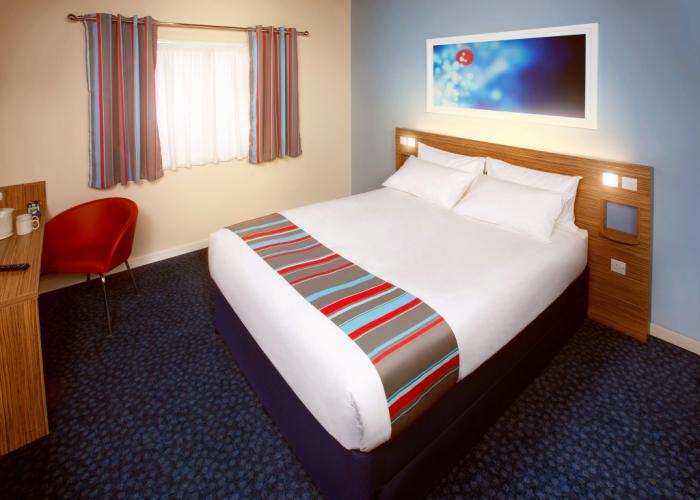 Travelodge Camberley Central