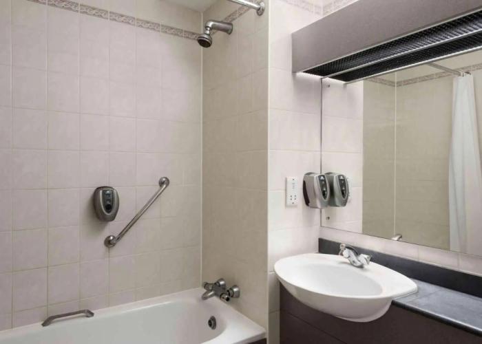 Days Inn by Wyndham Cannock Norton Canes M6 Toll